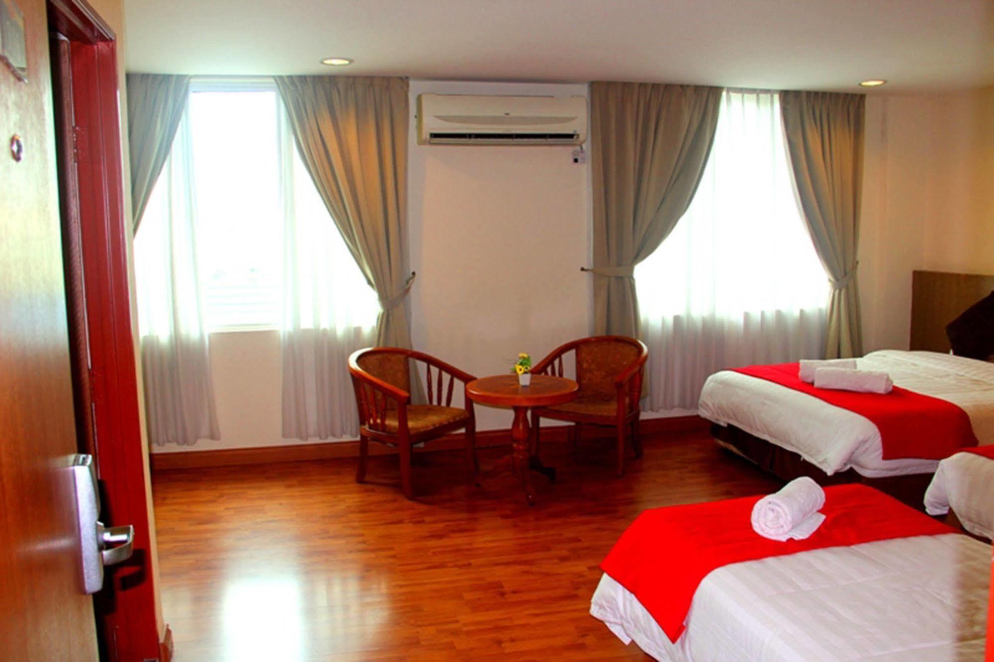 906 Hotel Melaka Raya Екстер'єр фото